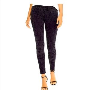 FRAME Le Skinny Snake Skin print jeans NWT